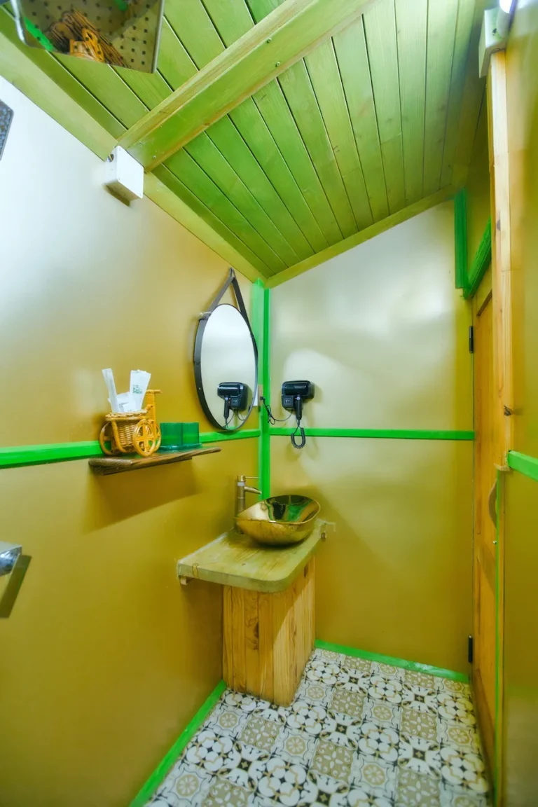 Treehouse 01