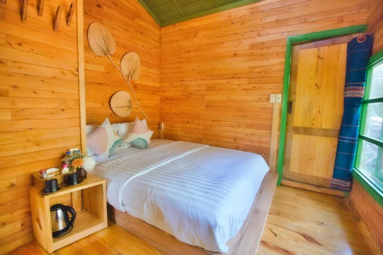 Treehouse 01