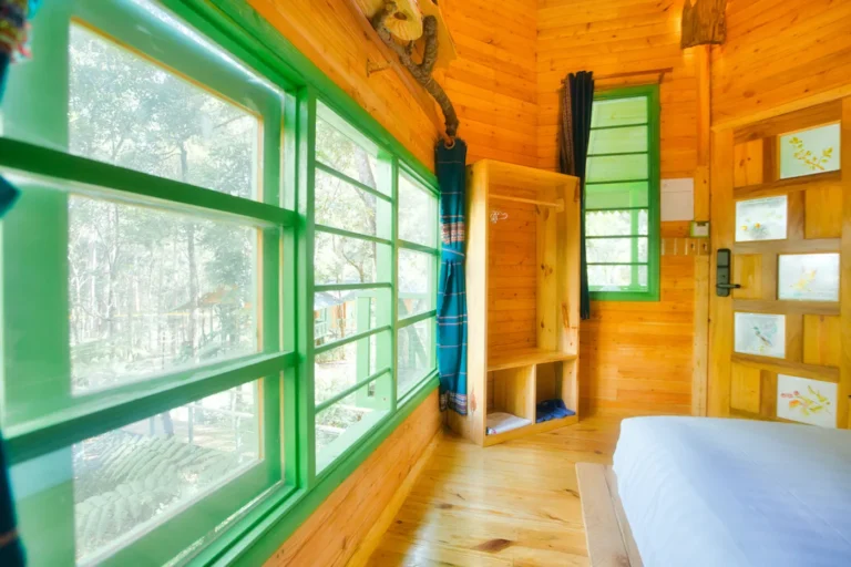 Treehouse 01