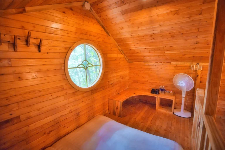 Treehouse 03